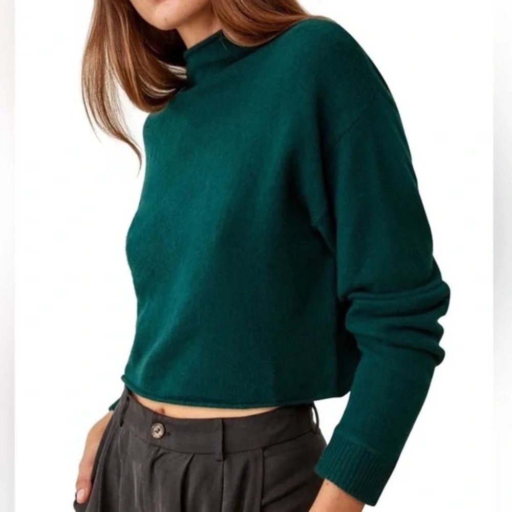 Reformation cropped cashmere sweater L